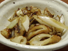 長ネギとちくわ☆炒めただけww