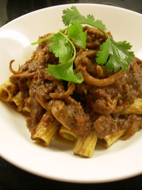 するめイカ入り大人のトマトソースパスタ