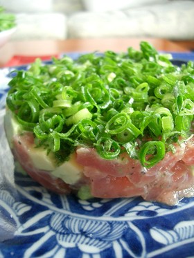 まぐろとアボカドの塩タルタル
