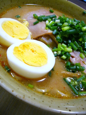 スープが旨☆ピリ辛ごま味噌ラーメン
