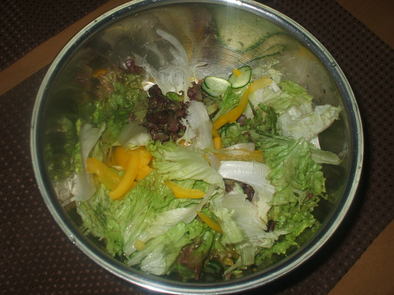 チョレギサラダ（韓国風野菜サラダ）の写真