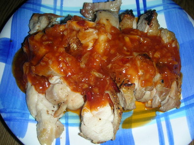 鶏肉コンガリ焼き　チリガーソースで　の写真