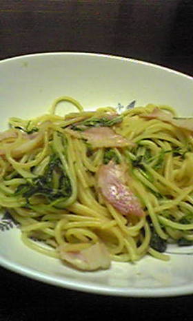 ☆エコ料理☆豆苗とベーコンのお醤油パスタ