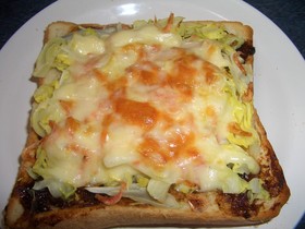 キャベツのチーズトースト