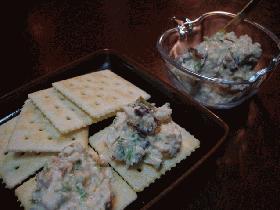 プルーンが入ったクリームチーズと豆腐のディップ