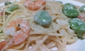 空豆とエビのクリームパスタ