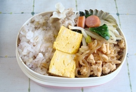 ふんわり鶏そぼろ かき醤油味