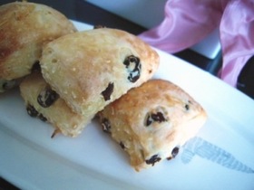 ノンオイル☆レーズンココスコーン