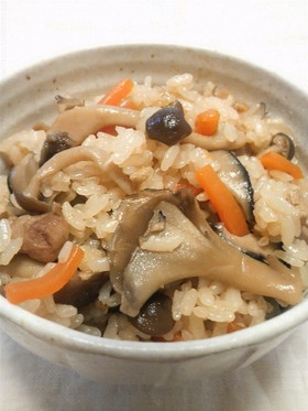鶏とキノコの炊き込みごはん
