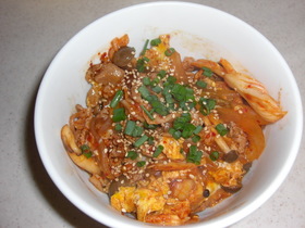 豚キムチ丼