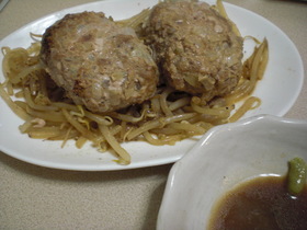 蒸し焼きハンバーグ