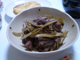 ゴボウと牛肉の甘辛炒め