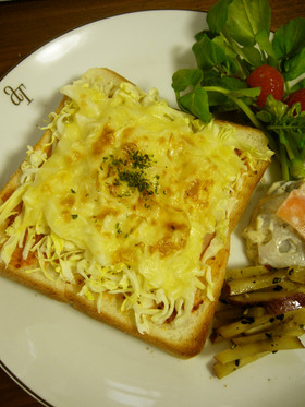 朝食やランチに!ハムキャベツトースト