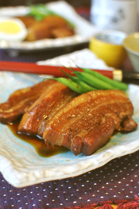 とろんと柔らかい《豚の角煮》