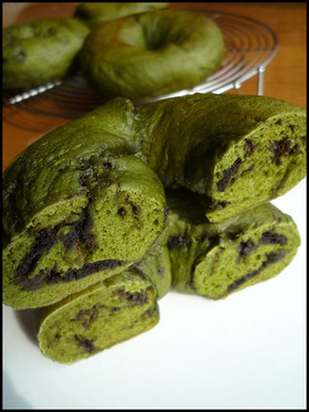 抹茶オレオベーグル