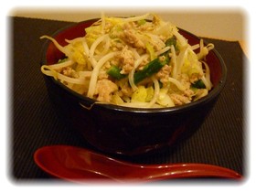 野菜たっぷり鶏ひき肉丼