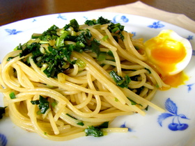 春の山菜行者にんにくとアンチョビのパスタ