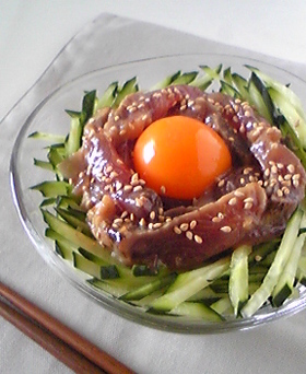 かつおときゅうりのユッケ風サラダ