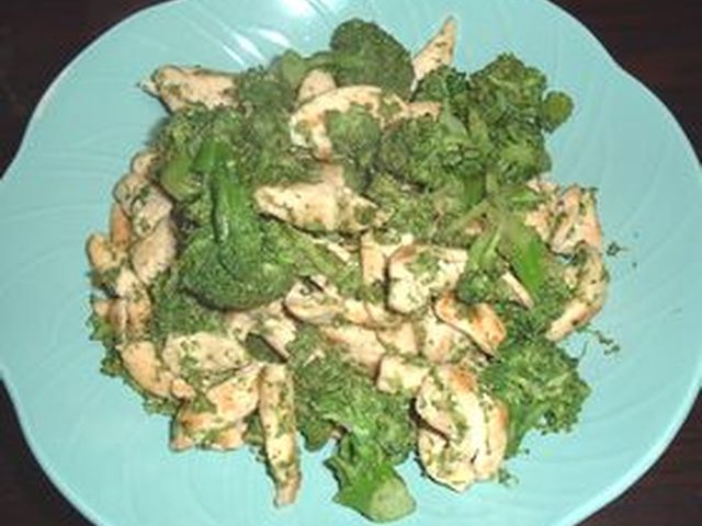 すごくおいしいダイエット 鶏ムネ肉とブロッコリーのオイスターソース炒め レシピ 作り方 By Artemis クックパッド 簡単おいしいみんなの レシピが354万品
