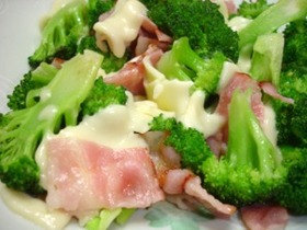 レンジでとろ~りブロッコリー温サラダ