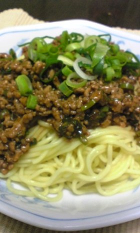 肉みそ麺(温・冷どっちでもOK)
