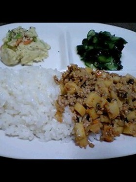ピリ辛そぼろご飯