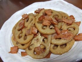簡単美味しい!!蓮根とベーコンの炒め煮