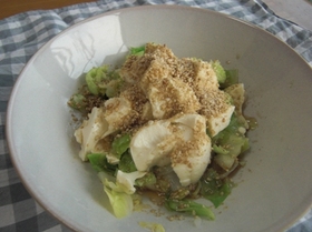 簡単ヘルシー♪ゆでキャベツと豆腐のサラダ