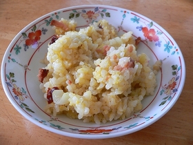 レンジで簡単にできる、本格チャーハン!