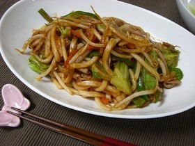 野菜たっぷり♪簡単洋風焼きうどん