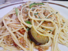 辛口ミートソーススパゲッティ