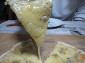 3種のチーズピザwithはちみつ♪