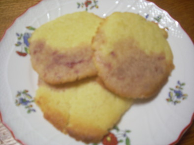 小鉢DEいちごのラングドシャー風クッキーの写真