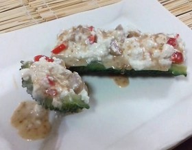 ゴーヤに入った豆腐サラダ