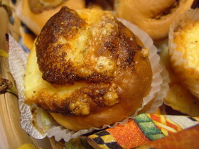 チーズロールマヨネーズ乗せ・・ぱん
