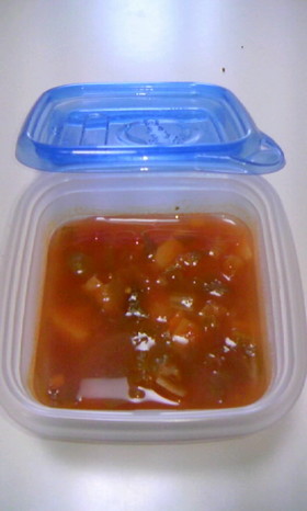トマトとセロリのスープ