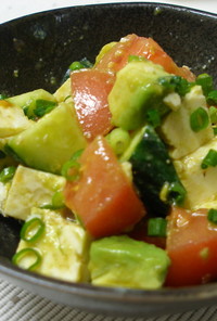豆腐とアボガドのピリ辛サラダ