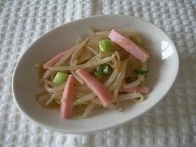 ✿もやしとソーセージの中華炒め✿