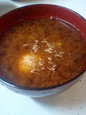 ★お寿司屋さんの玉赤だし★