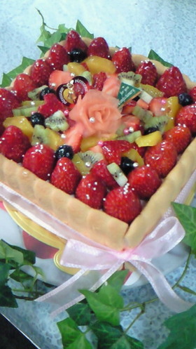 【母の日に「ありがとう」 豪華なケーキ】