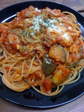 茄子とベーコンのトマトパスタ