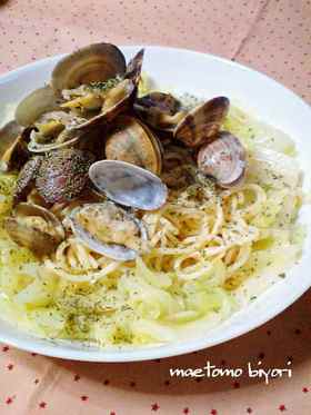 あさりバターのパスタ