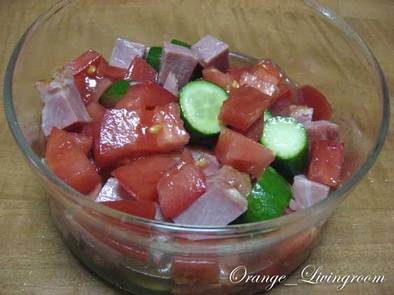 きゅうりと焼き豚とトマトの甘酢サラダの写真