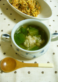 チンゲン菜とカニ缶で中華スープ