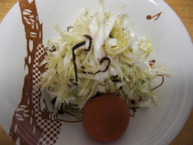 ごまたっぷり!キャベツと塩こぶのサラダ