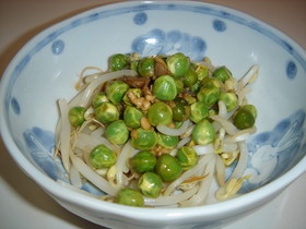 スナップえんどうともやしの和え物