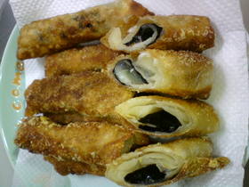 余った餃子の皮でのりチーズ揚げ♪