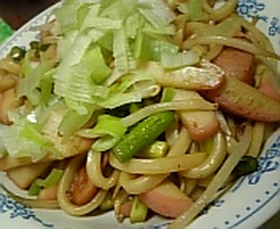 余り食材で★焼きうどん♪