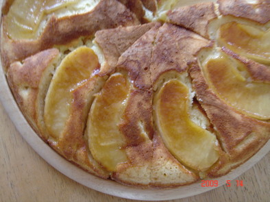 フライパンでシナモンアップルホットケーキの写真