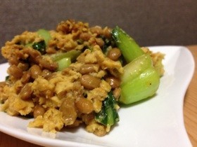 納豆とチンゲンサイの炒め物